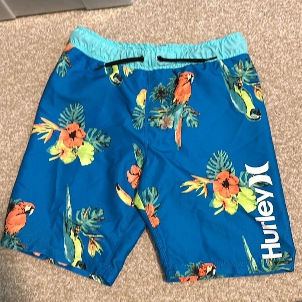 NWT! Hurley Boys Parrot Floral Swim Shorts - Size Small (8-10 year old) 🪜
